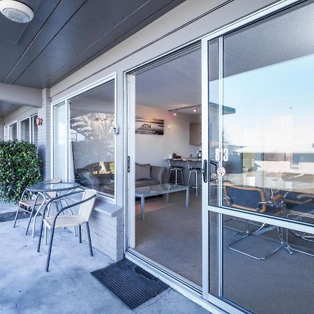 Twin Peaks Lakeside Inn Taupo Exterior photo