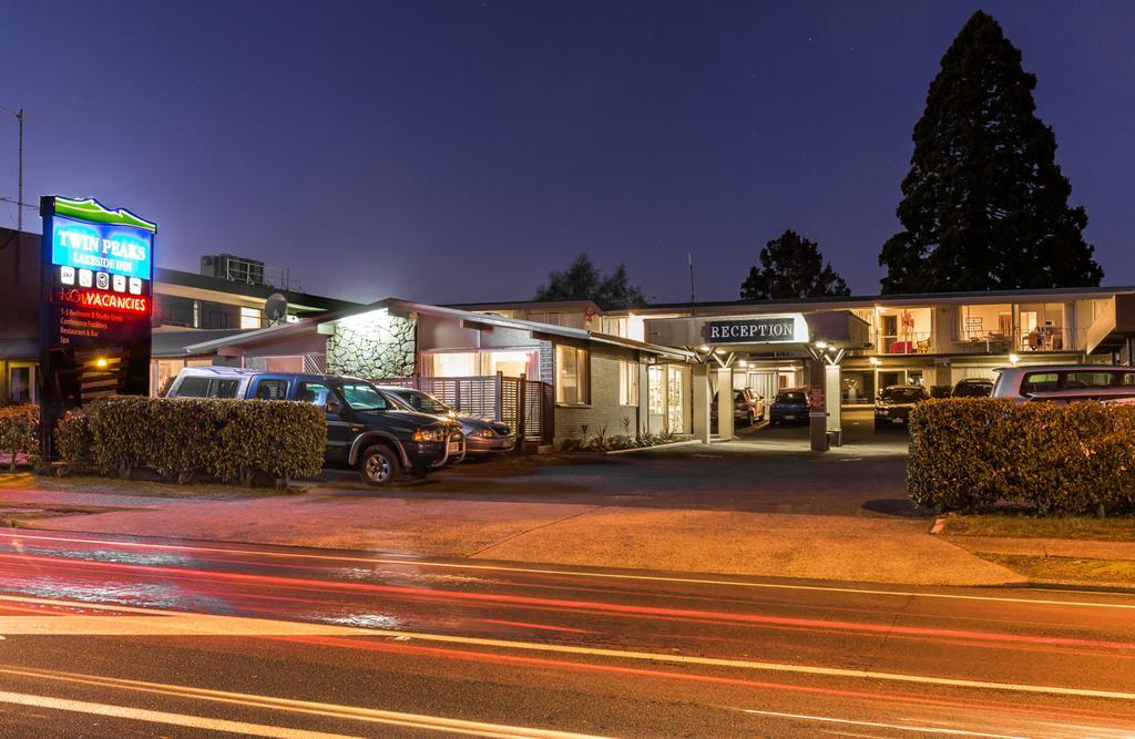 Twin Peaks Lakeside Inn Taupo Exterior photo